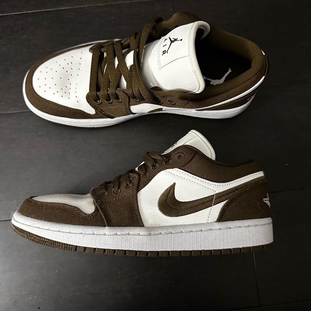 Jordan WMNS Air Jordan 1 Low SE - Light Olive and White - Picture 3 of 5
